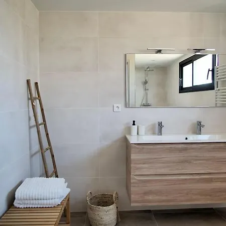 La Rondina Vue Mer, Piscine Et à Pied.