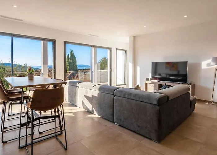 La Rondina Vue Mer, Piscine Et A Pied.