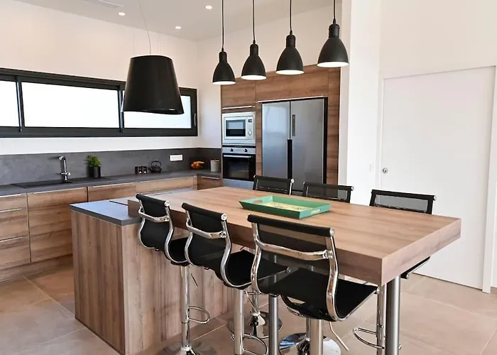 La Rondina Vue Mer, Piscine Et A Pied.